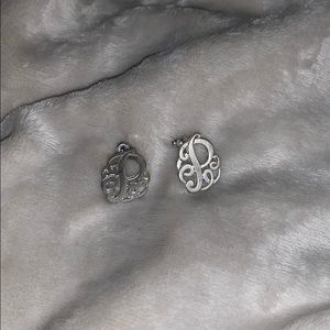Silver P earrings